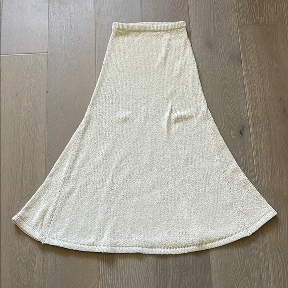 DISSH Cream Sleeveless Top and Skirt Set - Picture 6 of 7